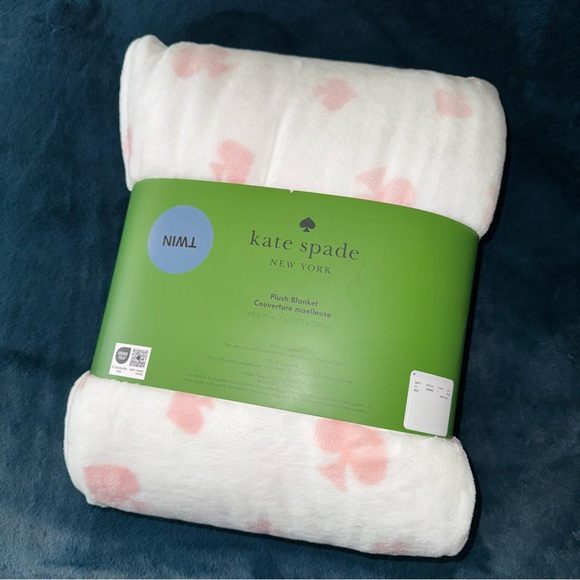 NEW! KATE SPADE Oversized Twin Plush Fleece Blanket White Pink Spade NWT! - Picture 7 of 12